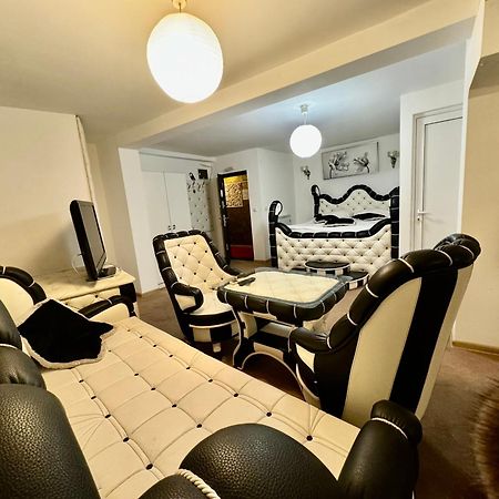 Bali Colosseum Hotel Beograd Eksteriør billede