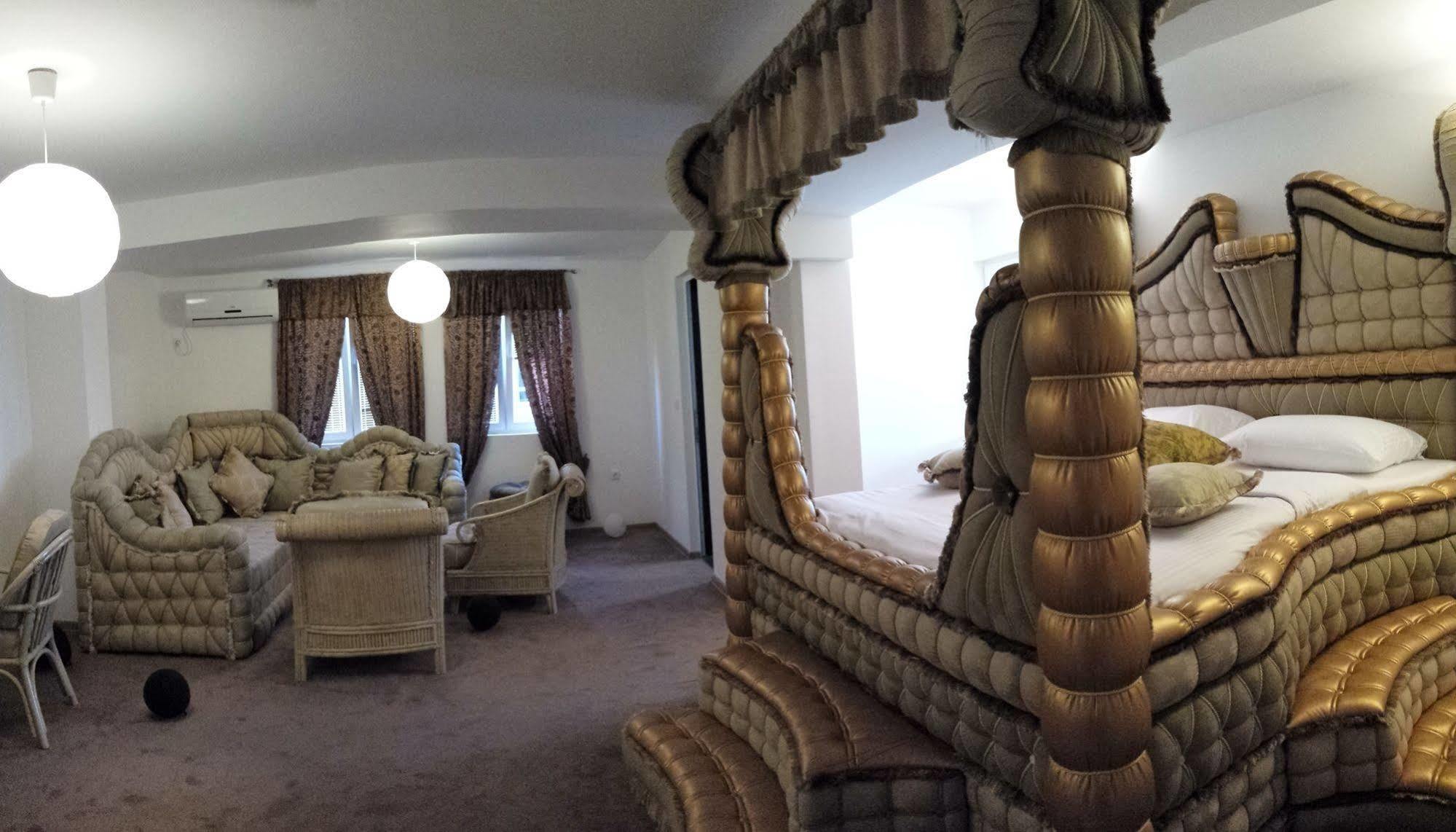 Bali Colosseum Hotel Beograd Eksteriør billede